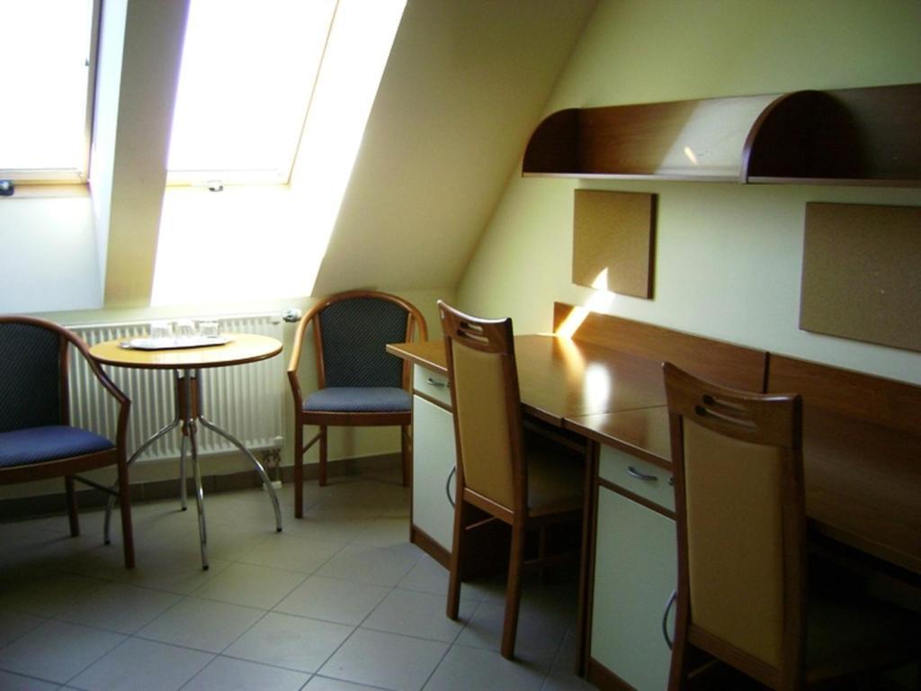 Karoly Robert Diakhotel Gyöngyös Ruang foto
