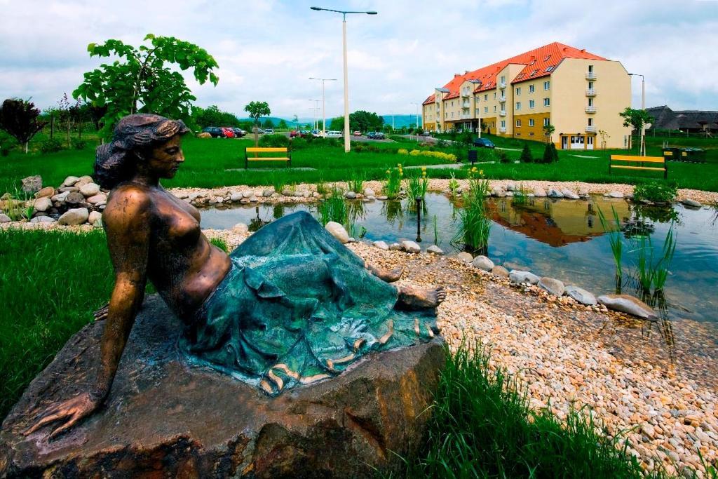 Karoly Robert Diakhotel Gyöngyös Bagian luar foto